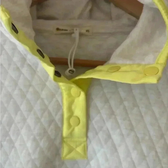 Marine Layer Reversible Lady Corbet Cream Neon Yellow Size XS Snap Neck - Picture 11 of 11